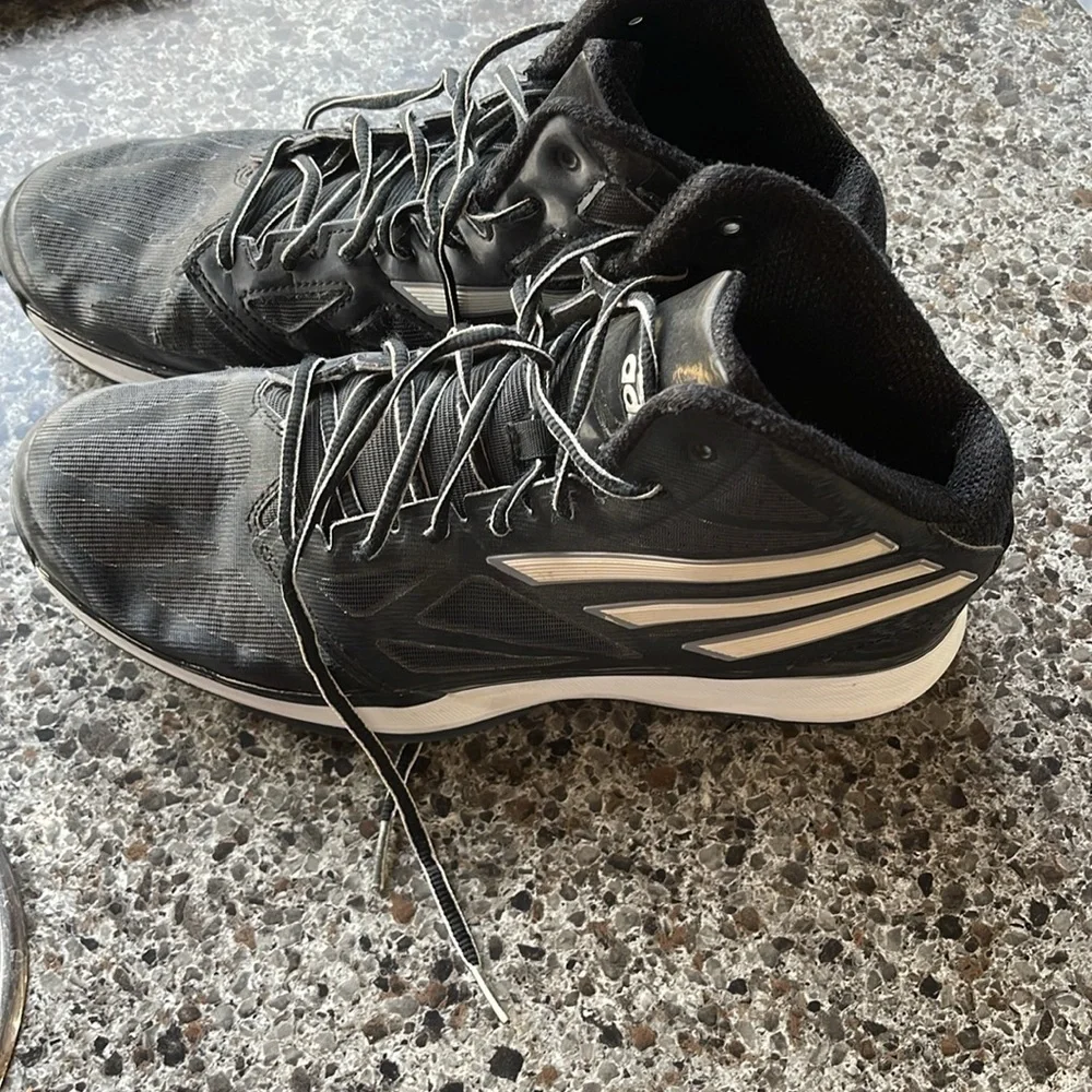 2013 Adidas Mad Basketball Shoes Sz 8.5 Mens Black, gray‎ & White. Worn on court